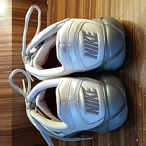 Nike womans 8.5 Quick Fit Flywire running shoe 👟 - Picture 4 of 7